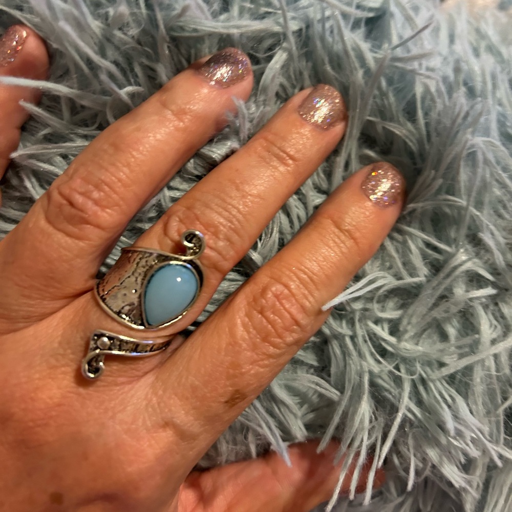 Elegant Faux Silver and Blue Stone Ring